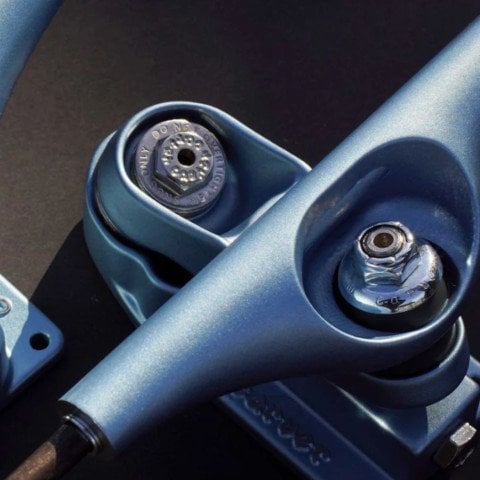 Axe Surf Skate Carver C7 Impala Blue Metalic